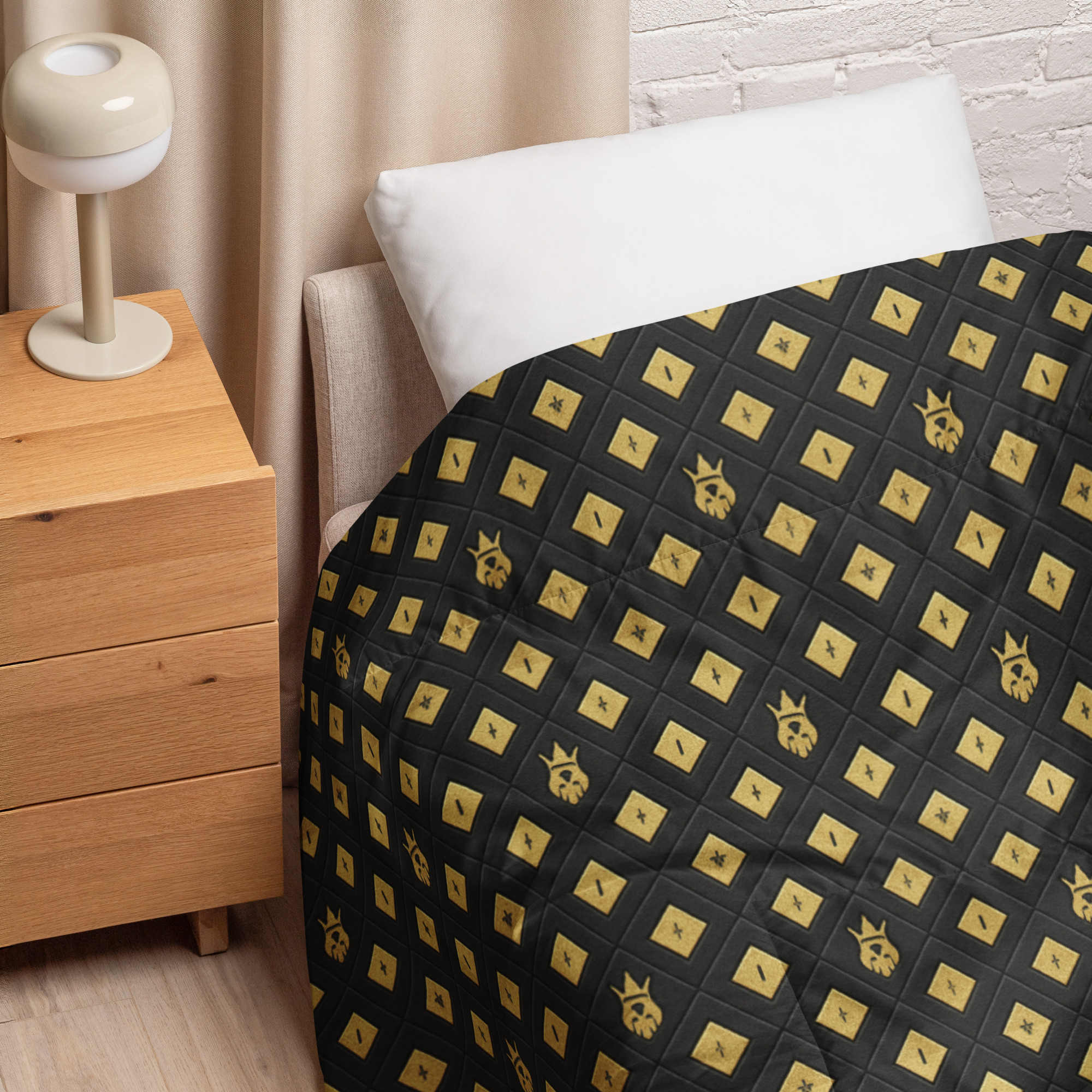 DaKahree: Crown Emblem Noir Pattern™ – Comforter - Image 2