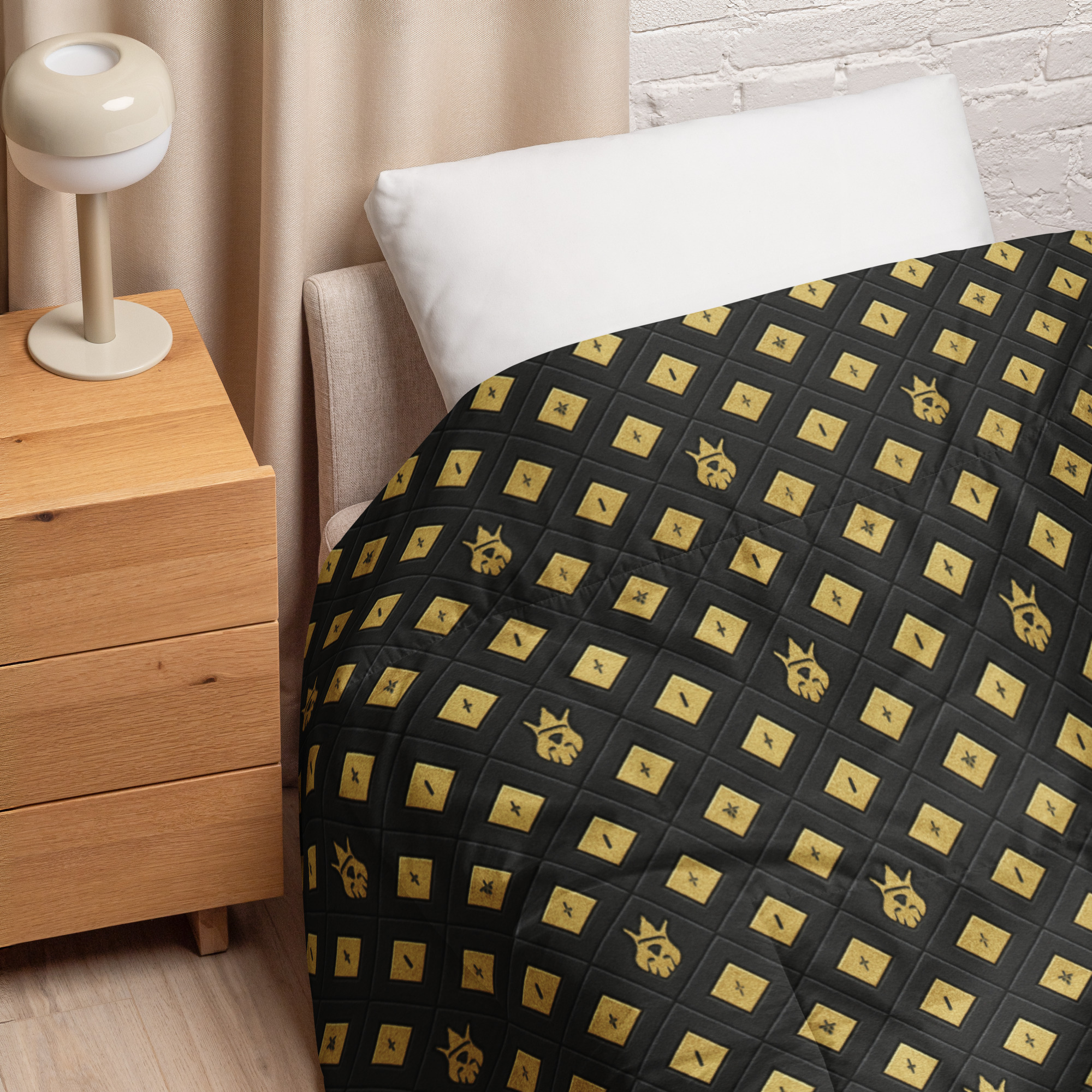 DaKahree: Crown Emblem Noir Pattern™ – Comforter - Image 4